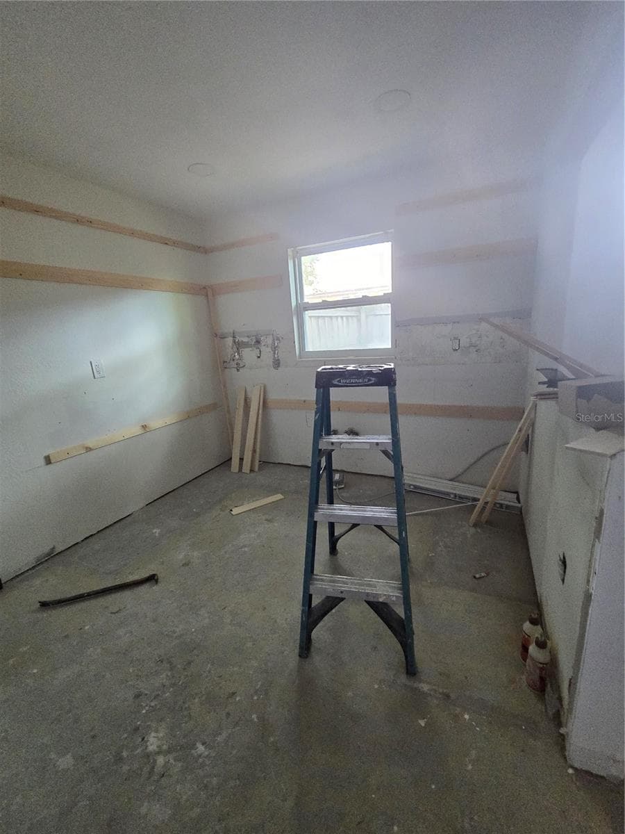908 GRAND CENTRAL STREET — photo 19 of 37
