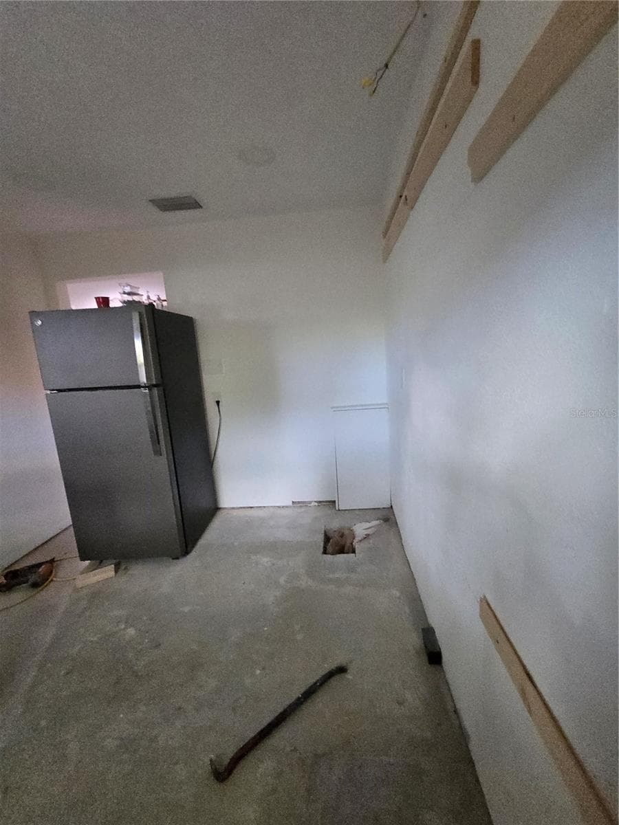 908 GRAND CENTRAL STREET — photo 14 of 37