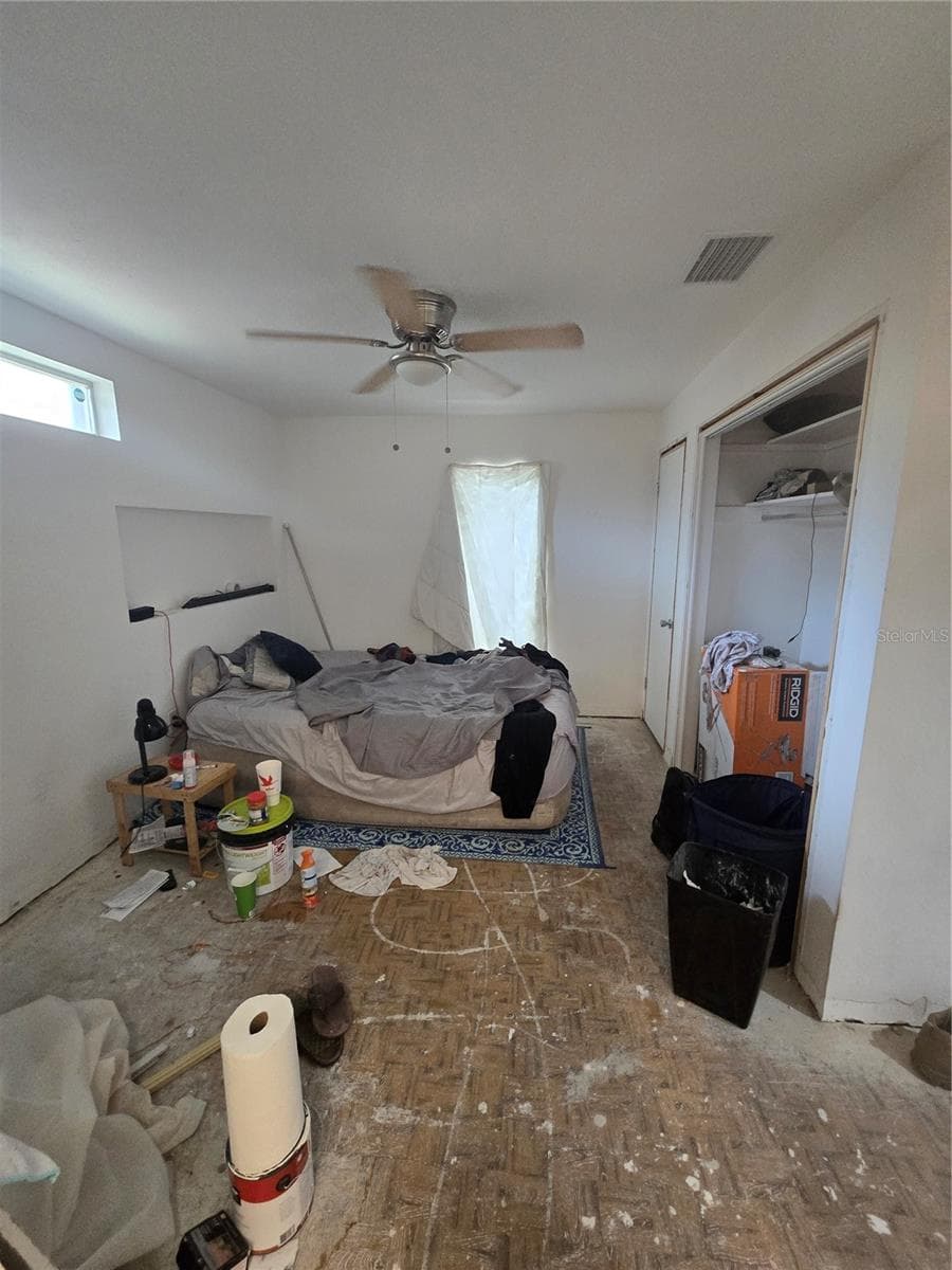 908 GRAND CENTRAL STREET — photo 10 of 37