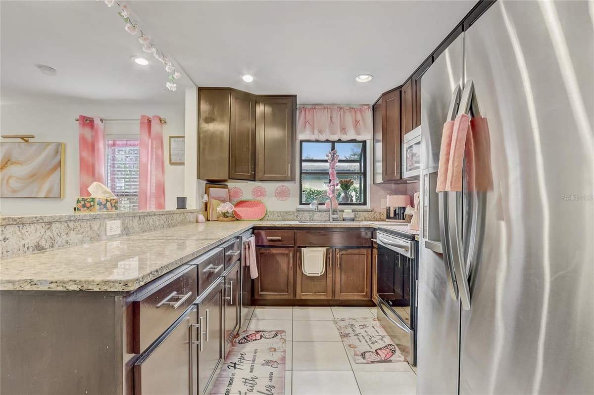 8691 CONTOURA DRIVE — photo 11 of 28
