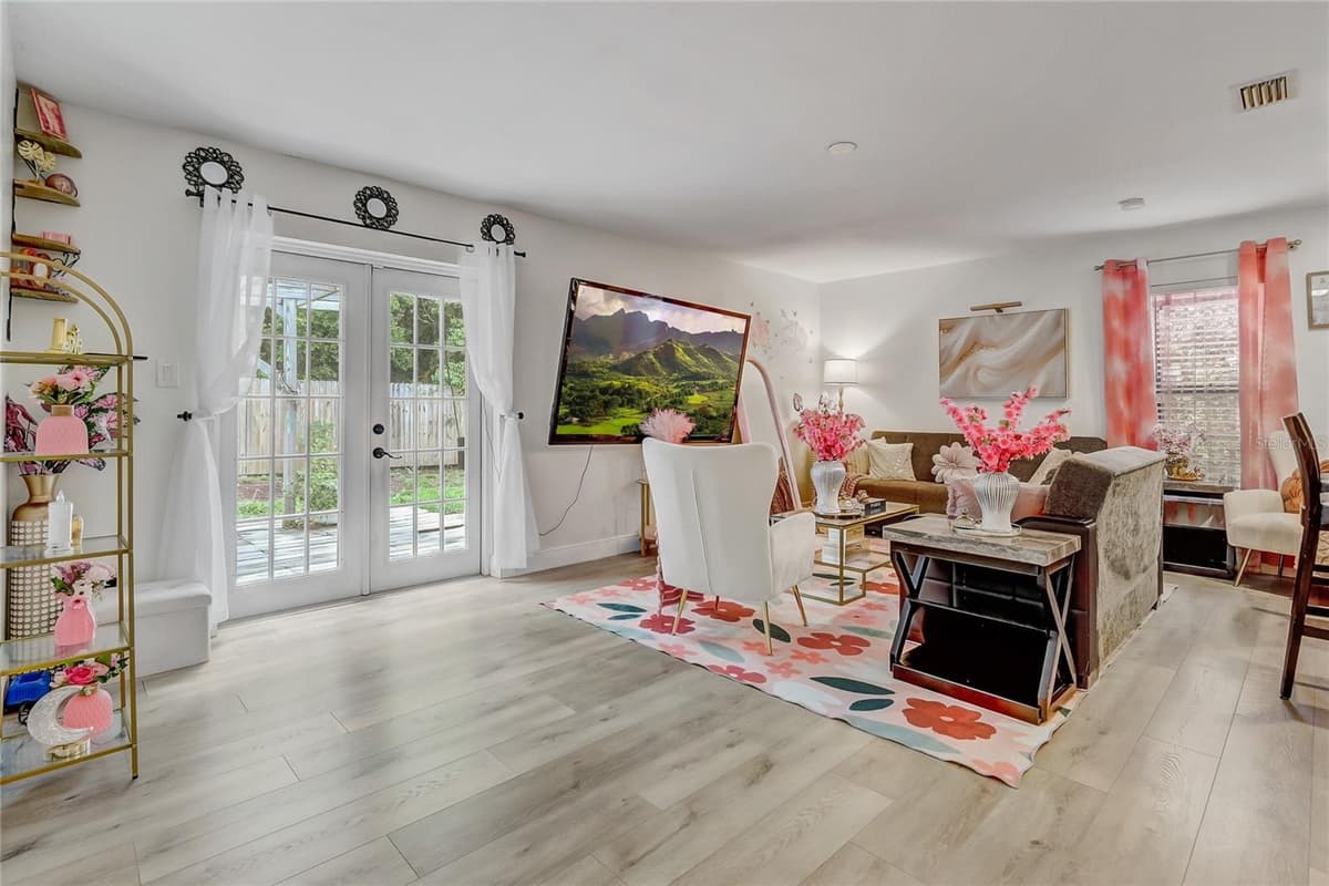 8691 CONTOURA DRIVE — photo 6 of 28