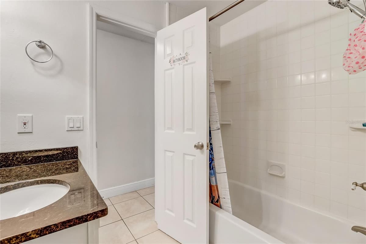 8691 CONTOURA DRIVE — photo 18 of 28