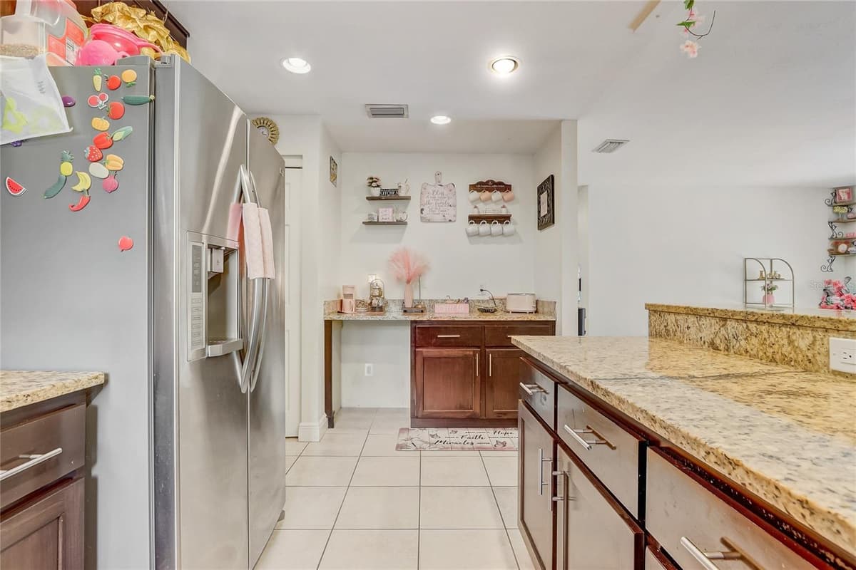 8691 CONTOURA DRIVE — photo 9 of 28