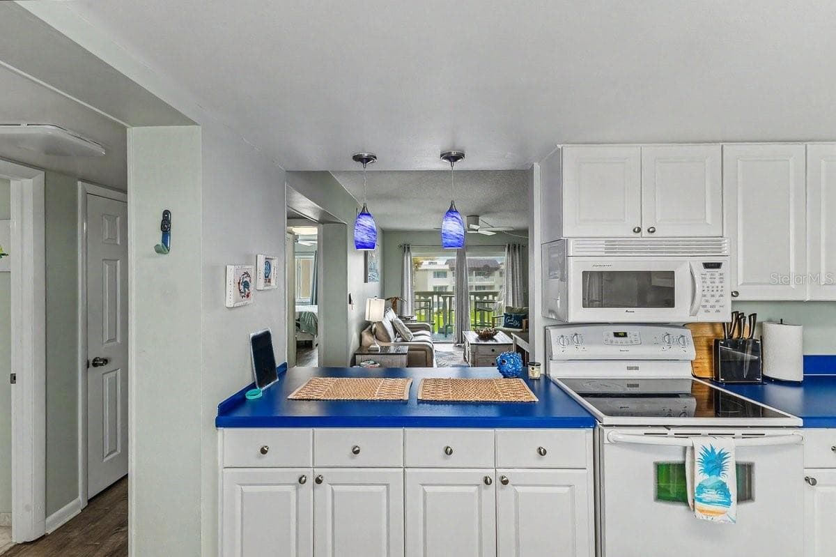 3663 ATLANTIC AVENUE — photo 9 of 31