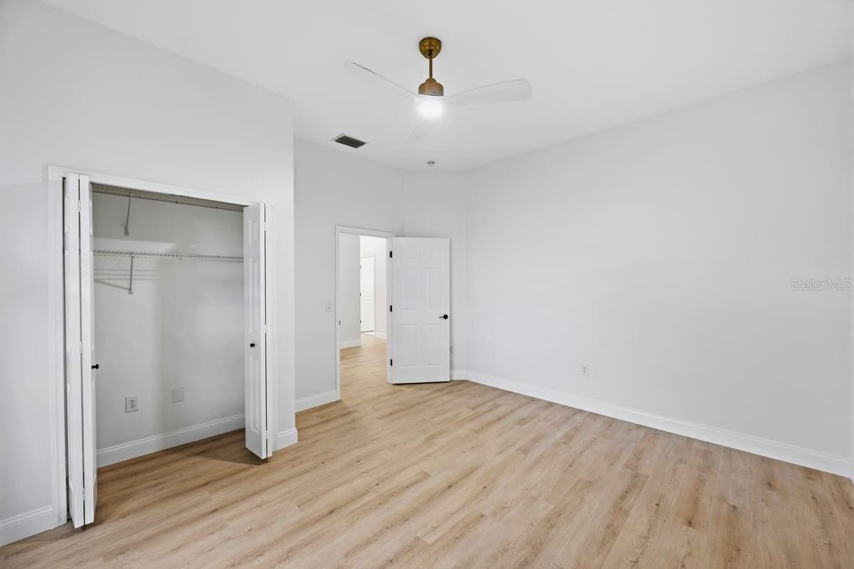 6011 CHAPARRAL AVENUE — photo 27 of 38