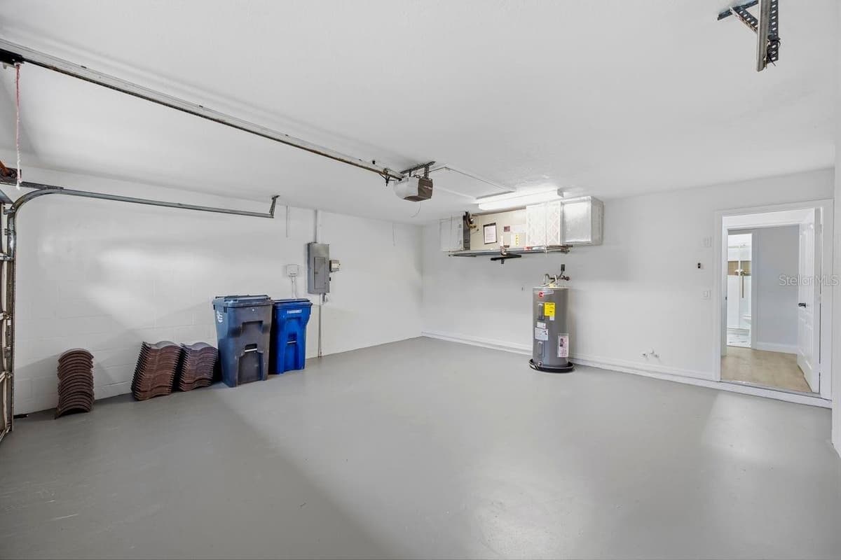6011 CHAPARRAL AVENUE — photo 31 of 38