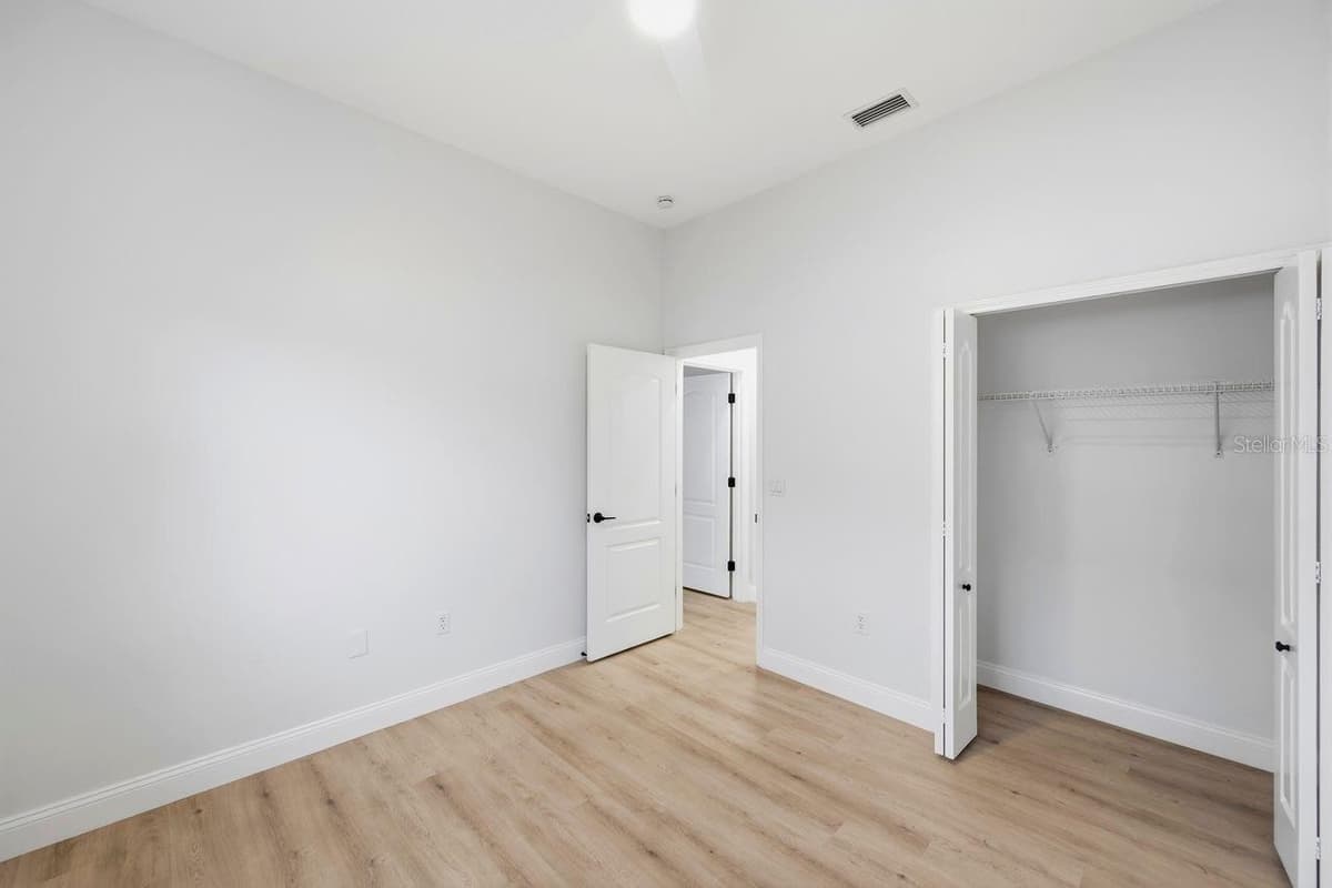 6011 CHAPARRAL AVENUE — photo 28 of 38