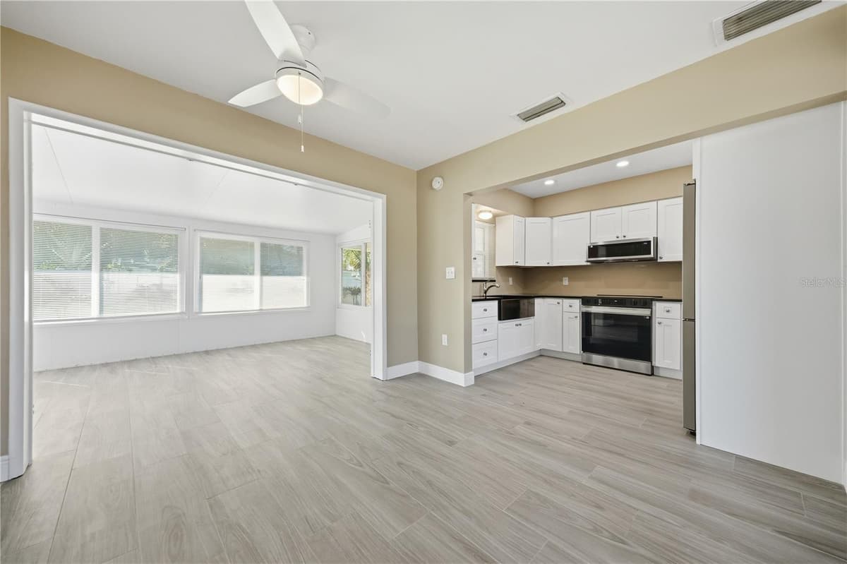 440 89TH AVENUE — photo 7 of 53
