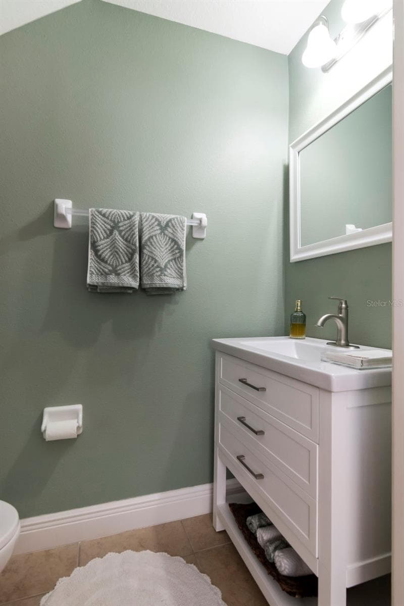 4111 BISMARCK PALM DRIVE — photo 14 of 34