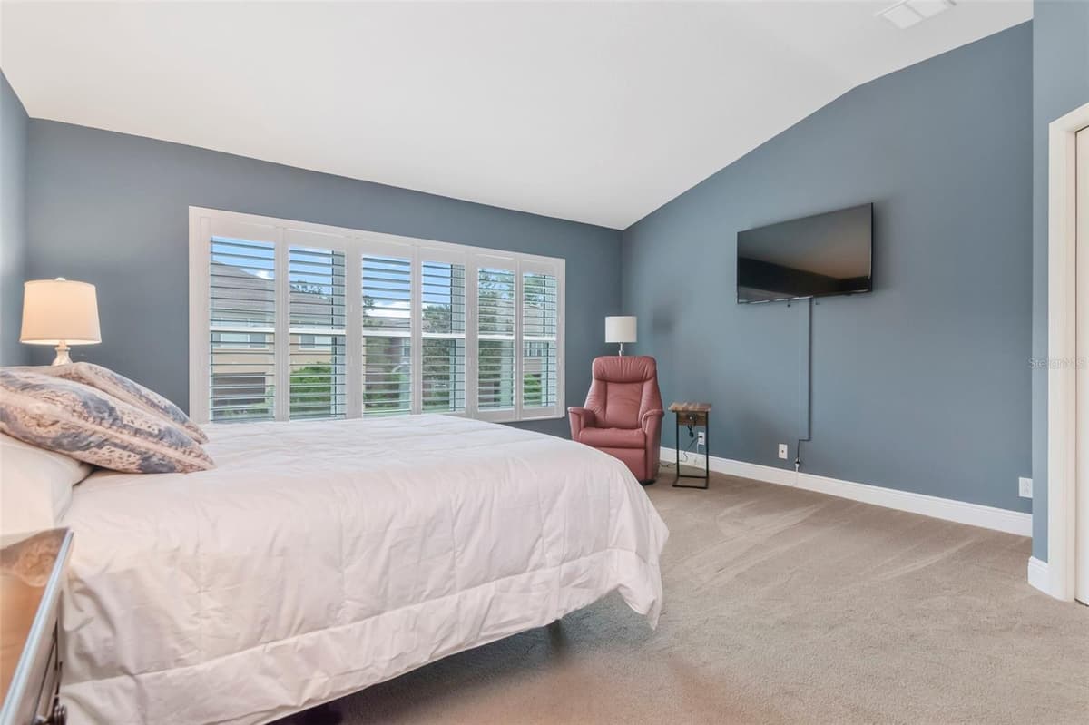 4111 BISMARCK PALM DRIVE — photo 15 of 34