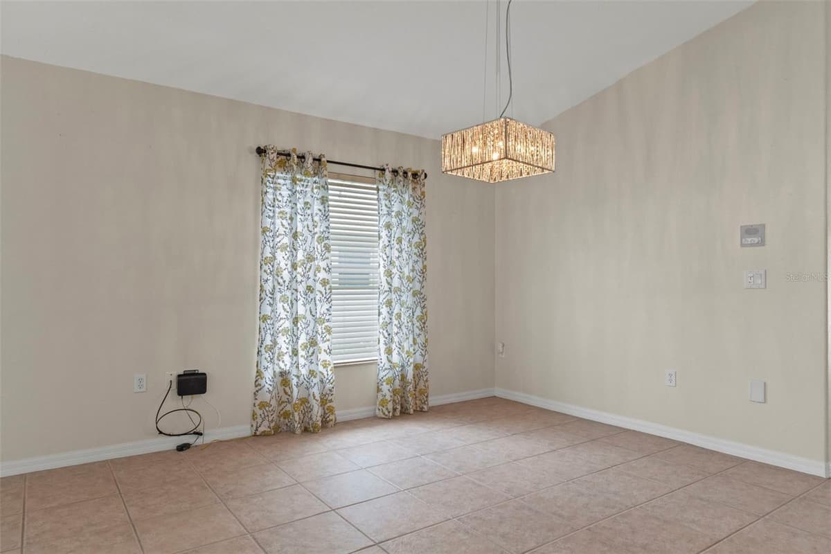 11578 NEW HAVEN DRIVE — photo 9 of 56
