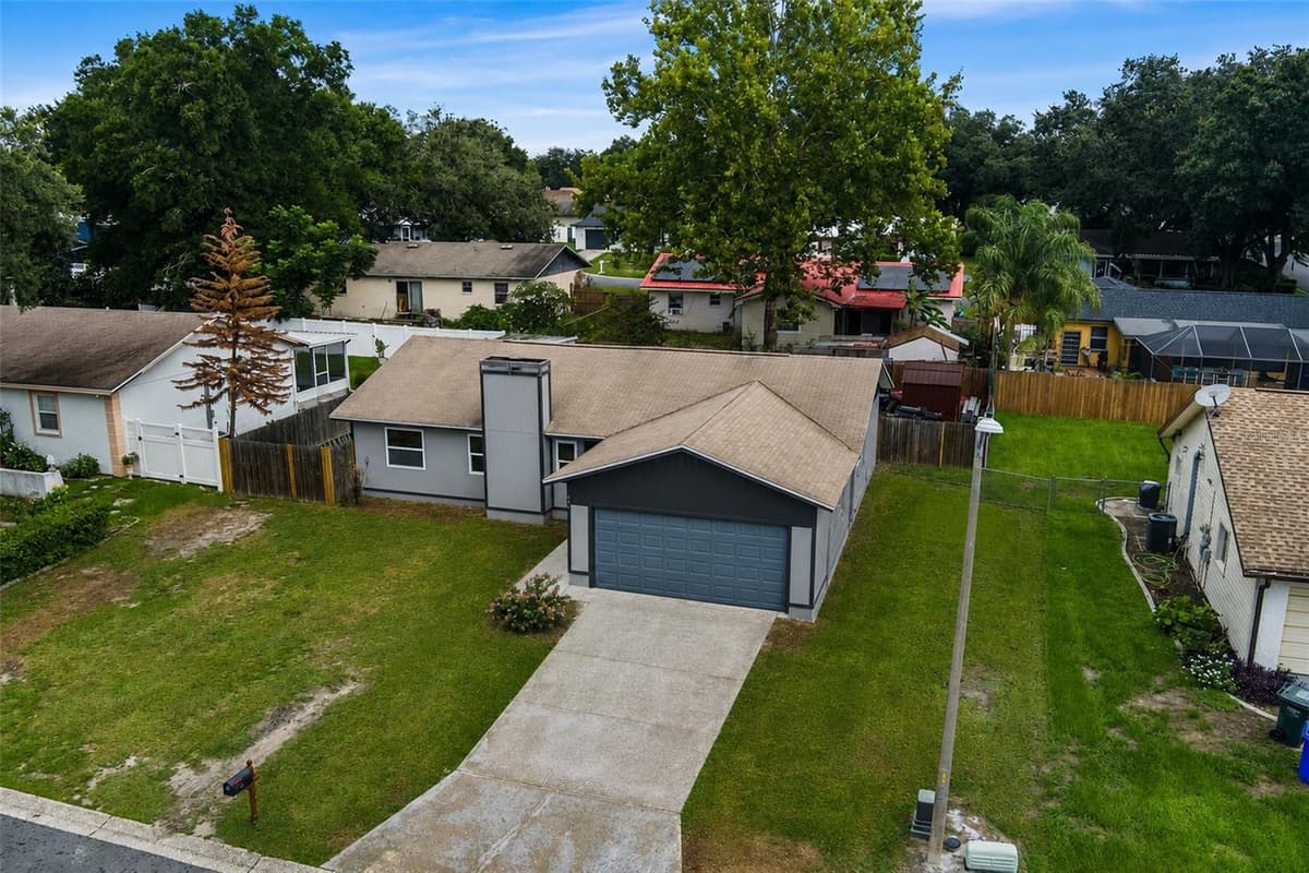 440 MONDRA COURT — photo 2 of 22
