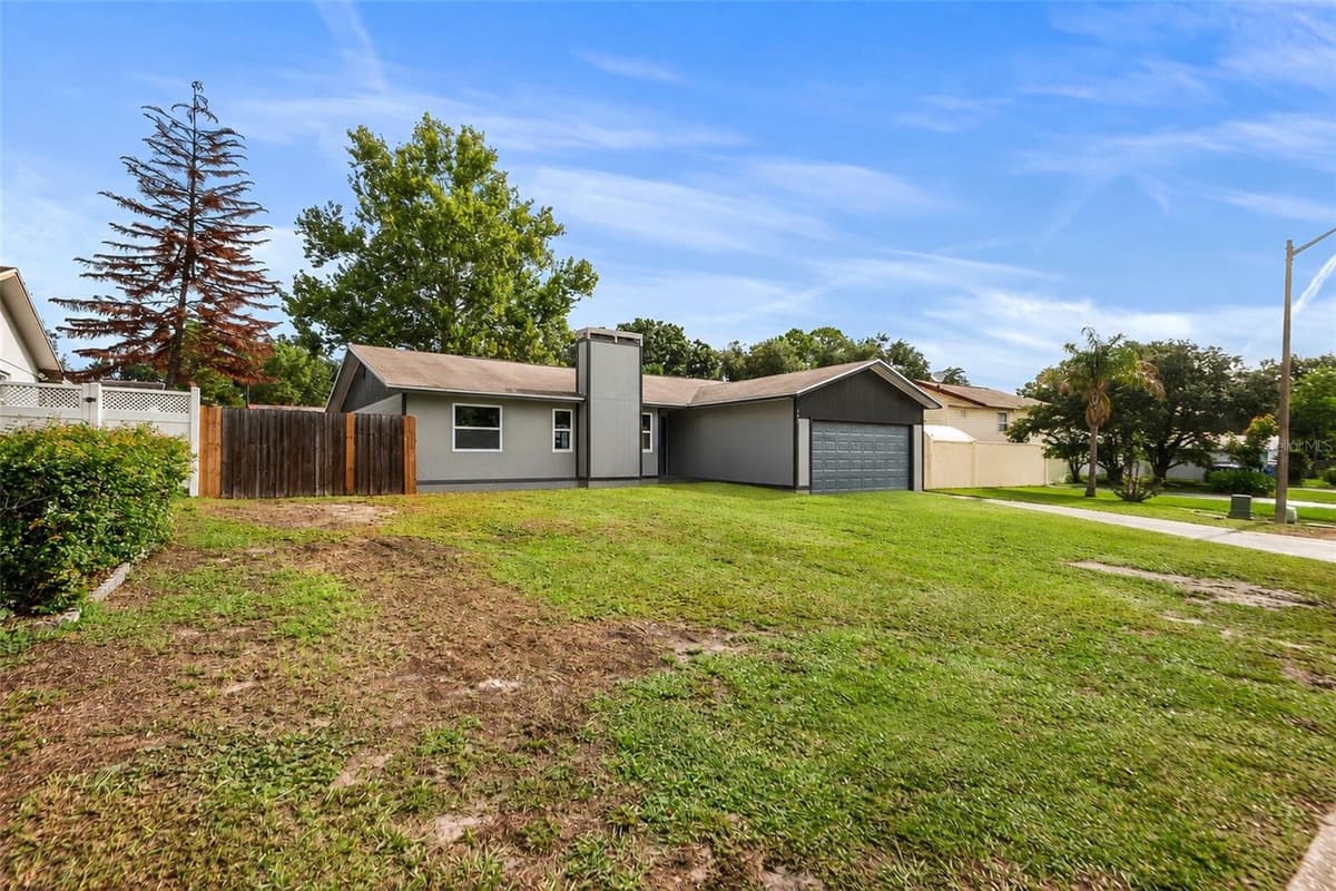 440 MONDRA COURT — photo 3 of 22