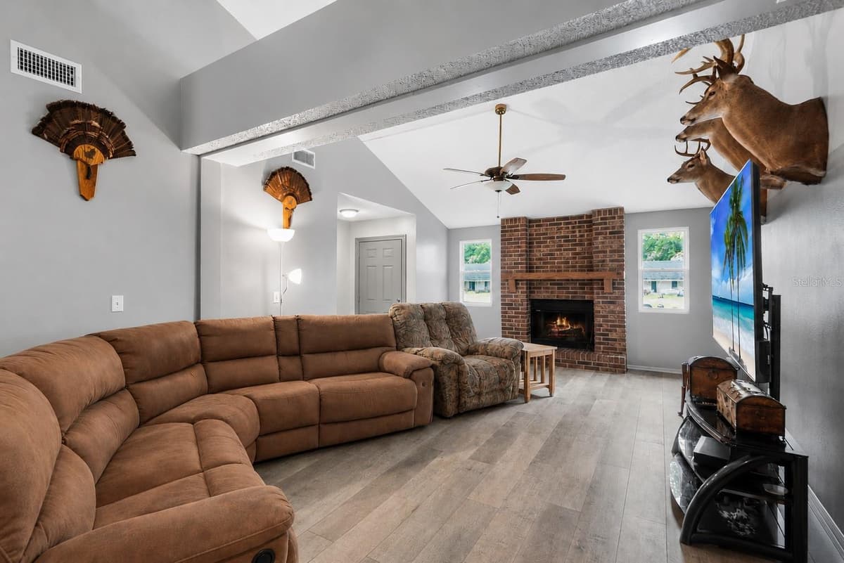 440 MONDRA COURT — photo 7 of 22
