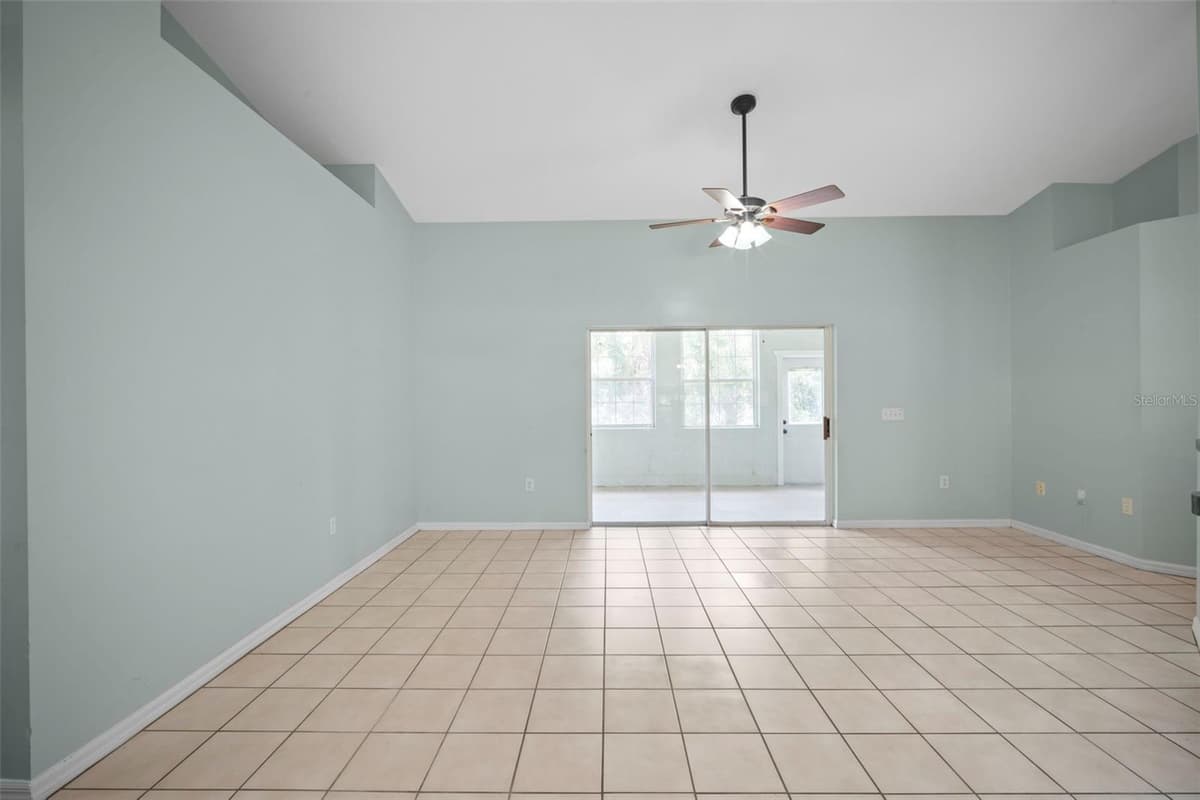 1724 BARKER STREET — photo 13 of 36