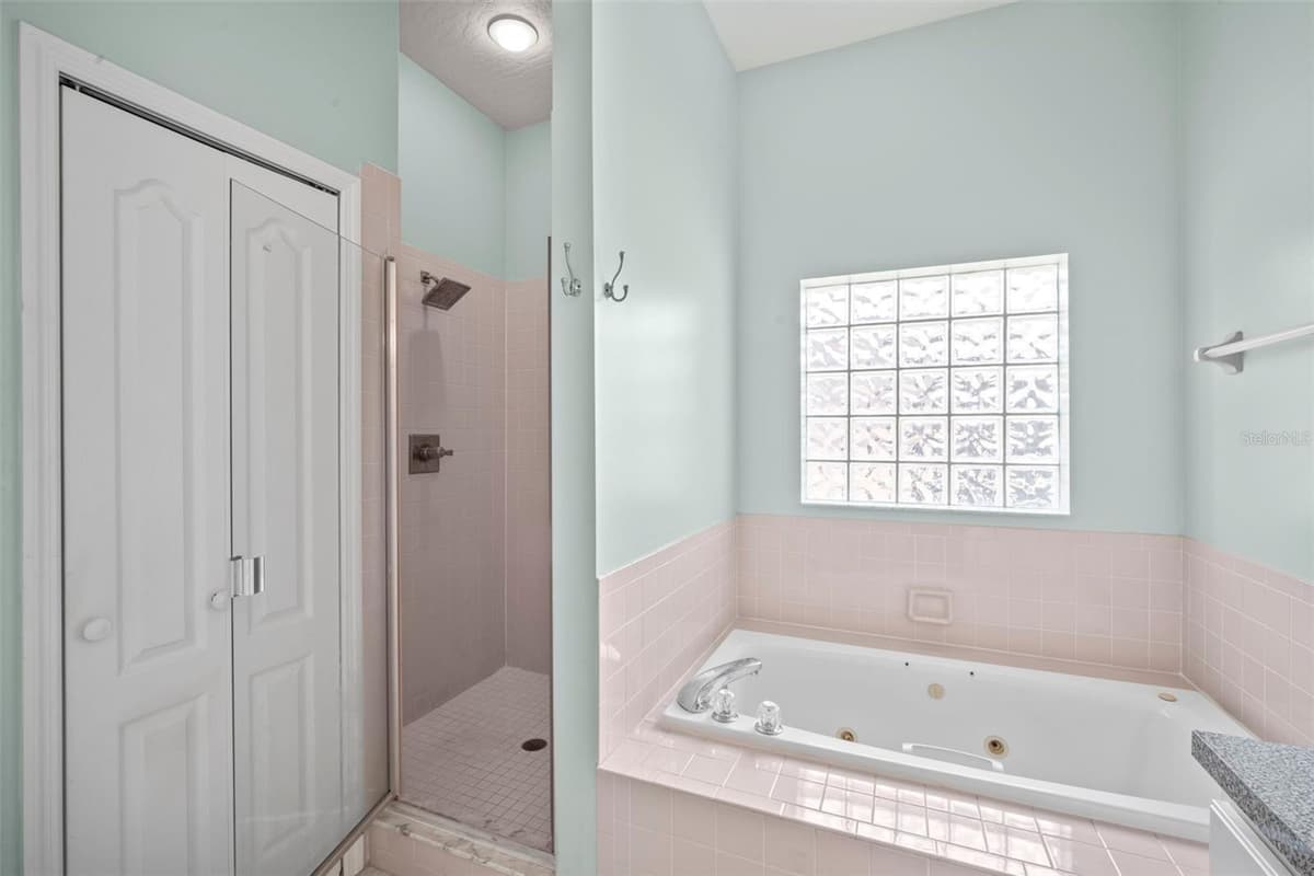 1724 BARKER STREET — photo 19 of 36