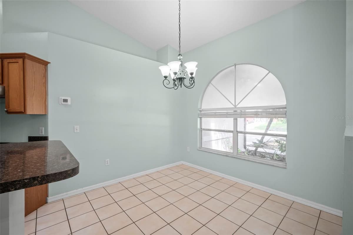 1724 BARKER STREET — photo 5 of 36