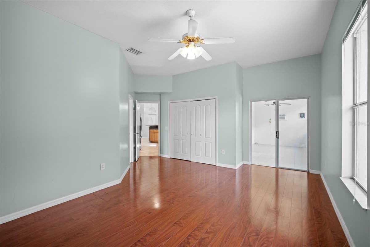 1724 BARKER STREET — photo 17 of 36