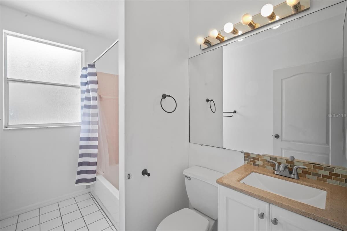 1724 BARKER STREET — photo 29 of 36