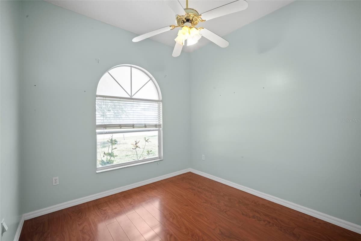 1724 BARKER STREET — photo 24 of 36