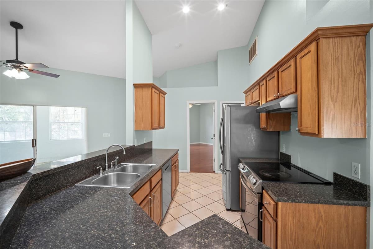 1724 BARKER STREET — photo 7 of 36