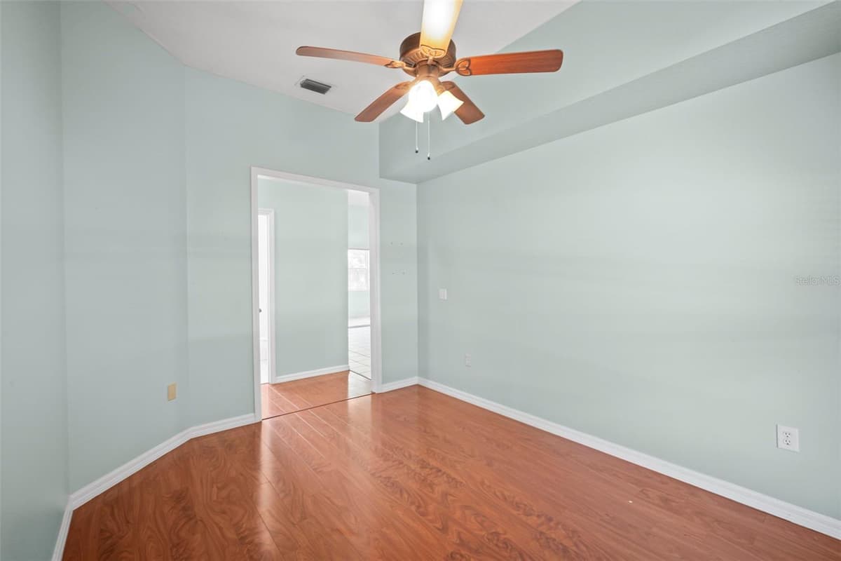 1724 BARKER STREET — photo 23 of 36