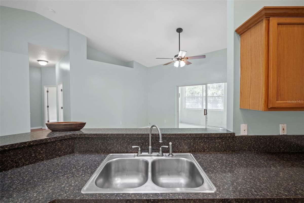 1724 BARKER STREET — photo 9 of 36