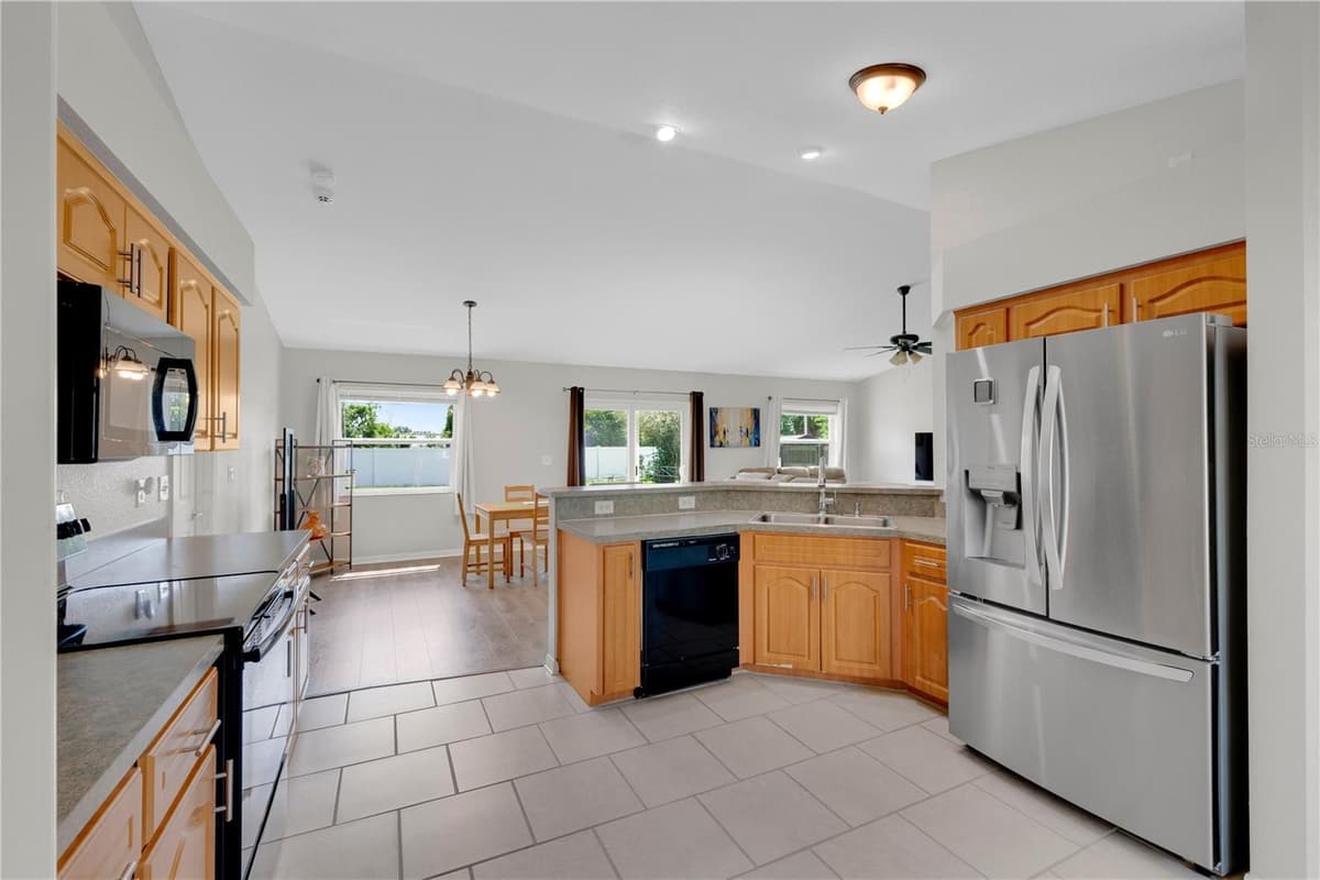 6315 HAMPTON POINTE CIRCLE — photo 10 of 41