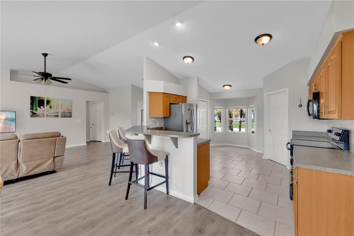 6315 HAMPTON POINTE CIRCLE — photo 5 of 41