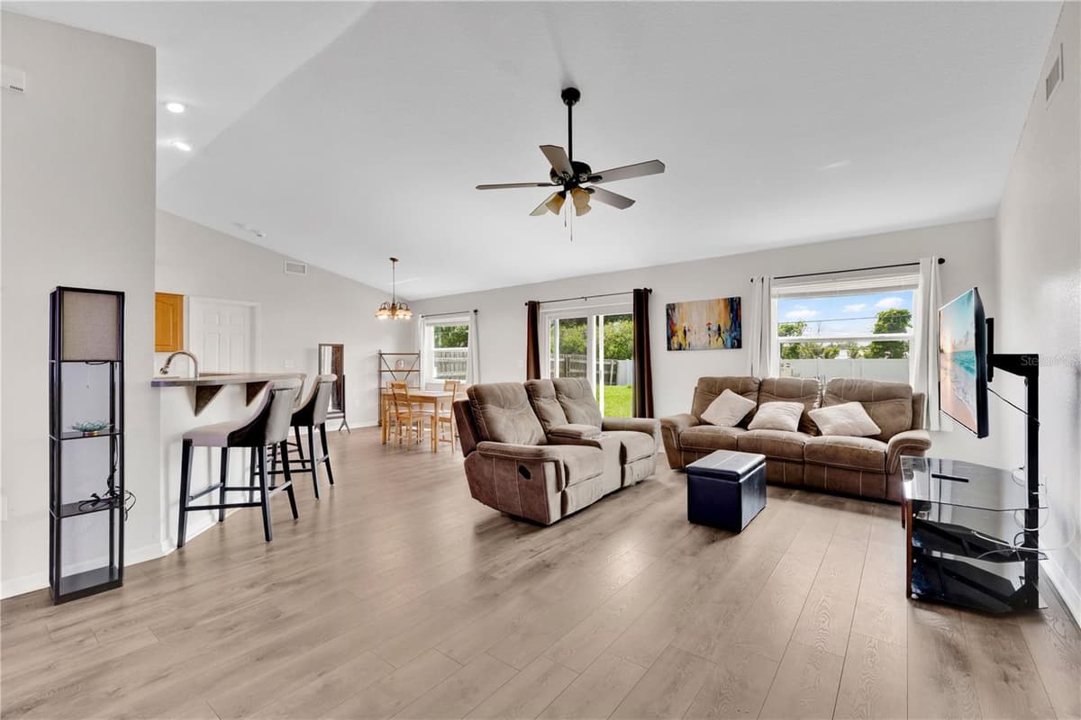 6315 HAMPTON POINTE CIRCLE — photo 3 of 41