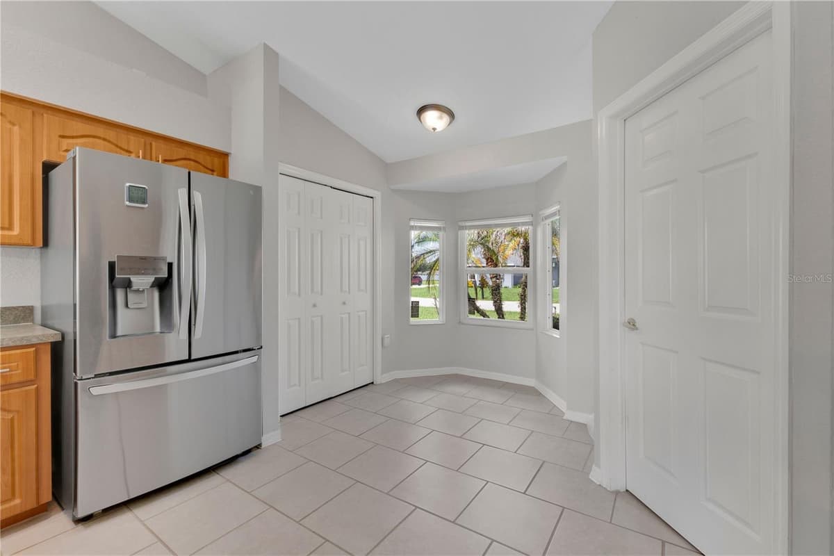 6315 HAMPTON POINTE CIRCLE — photo 11 of 41