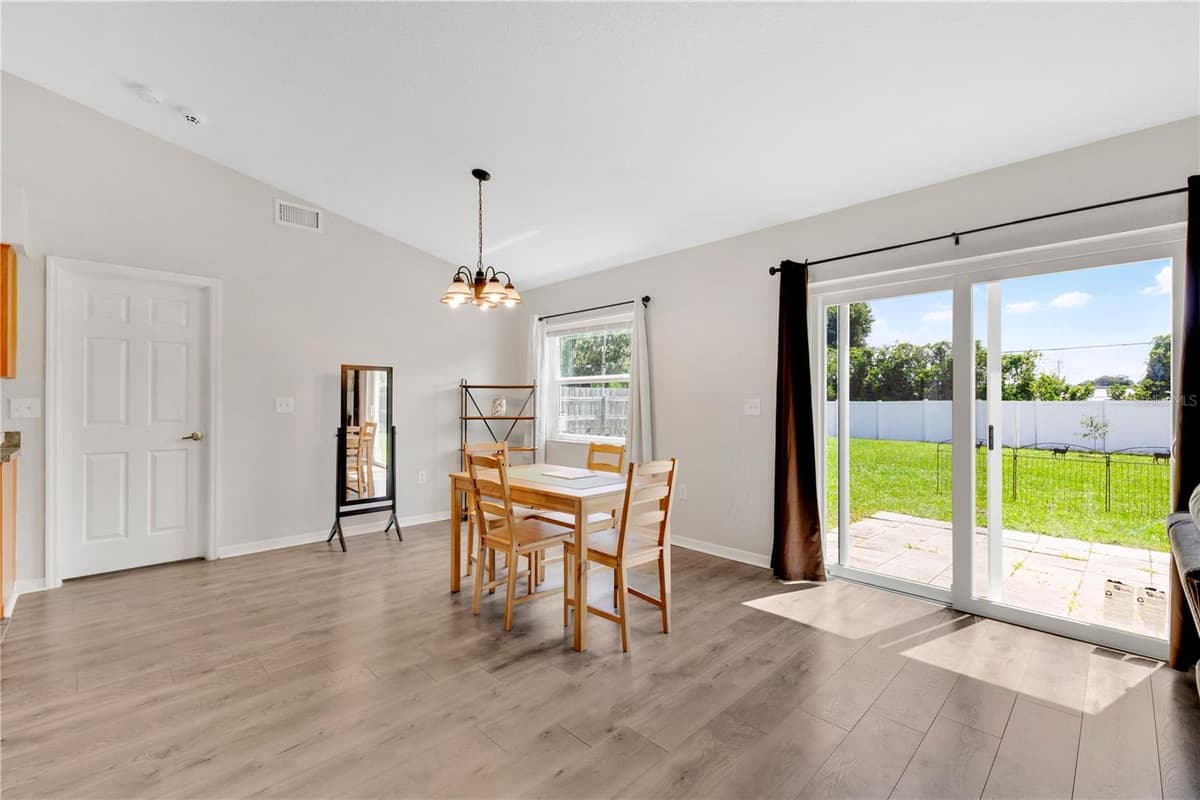 6315 HAMPTON POINTE CIRCLE — photo 13 of 41