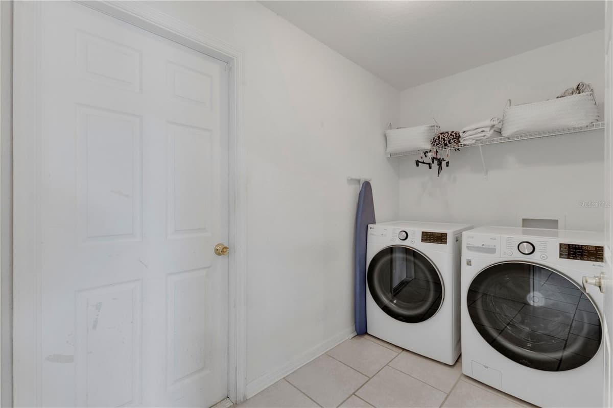 6315 HAMPTON POINTE CIRCLE — photo 18 of 41