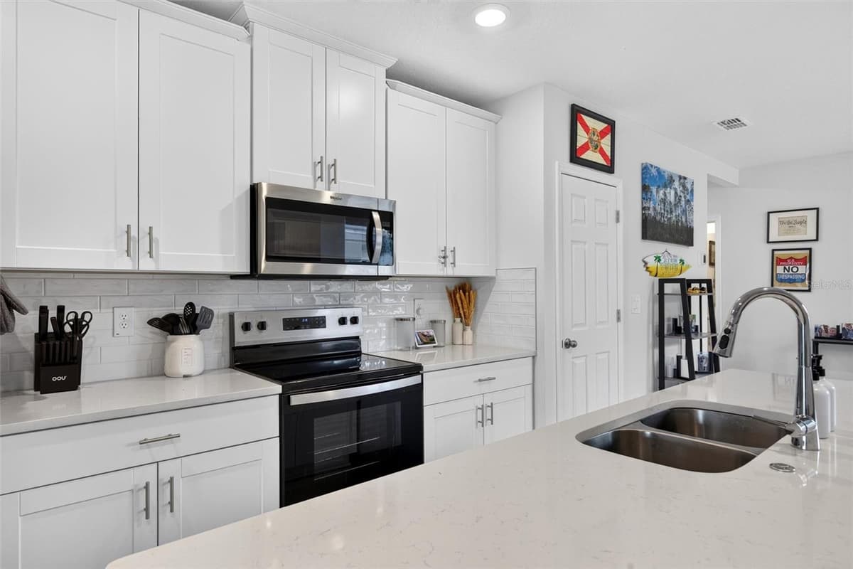 209 LINKS TERRACE BOULEVARD — photo 17 of 64