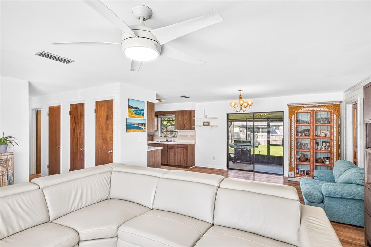 2530 NORDMAN AVENUE — photo 12 of 48