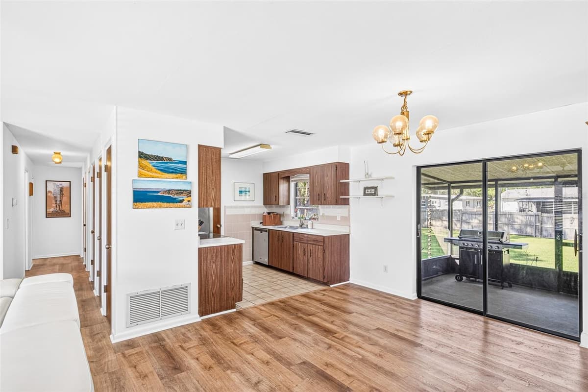 2530 NORDMAN AVENUE — photo 11 of 48