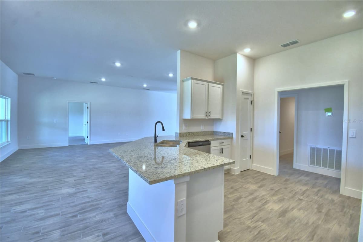 5415 WATERSIDE DRIVE — photo 10 of 58