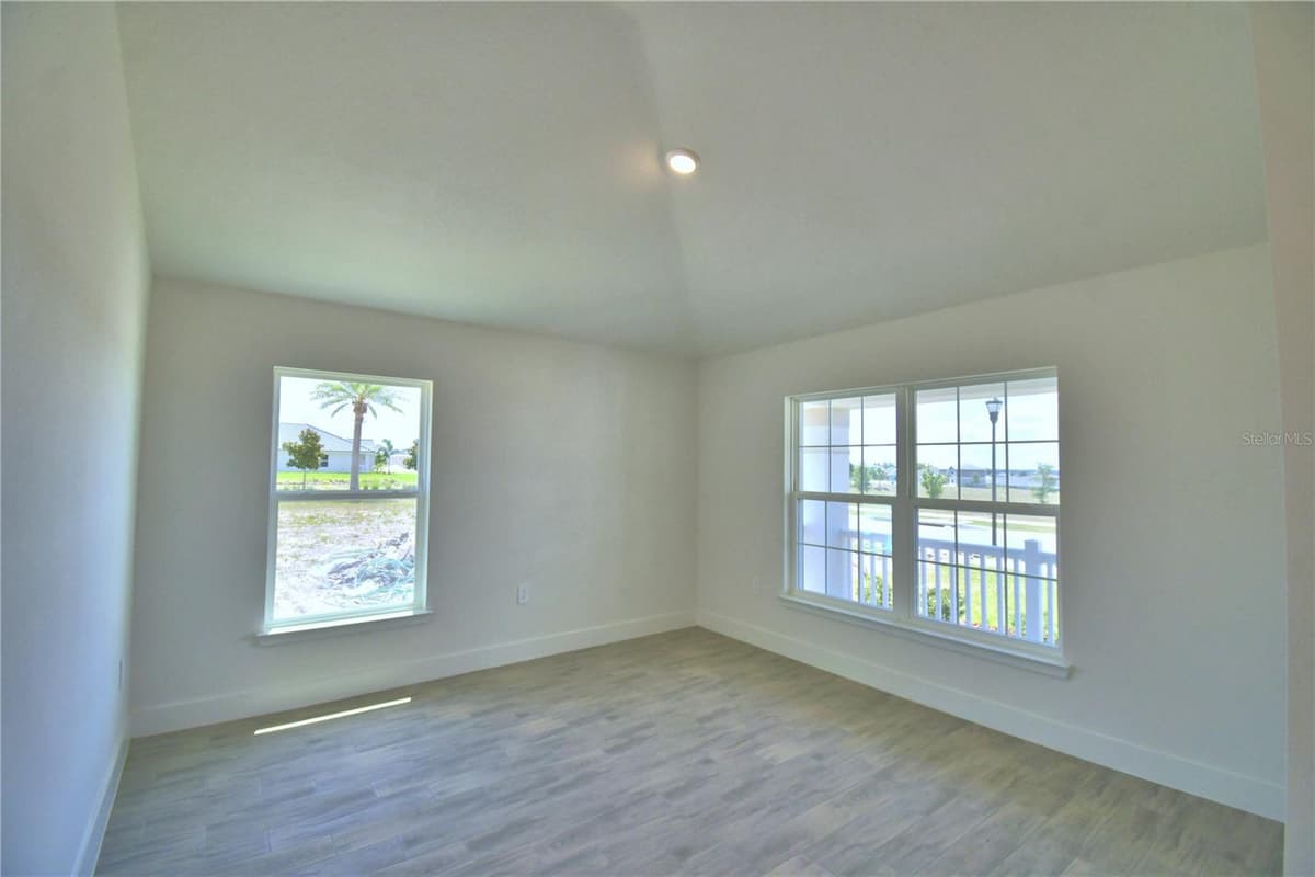 5415 WATERSIDE DRIVE — photo 2 of 58