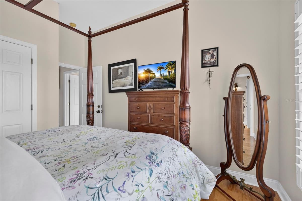 6926 MCCRAY DRIVE — photo 35 of 85