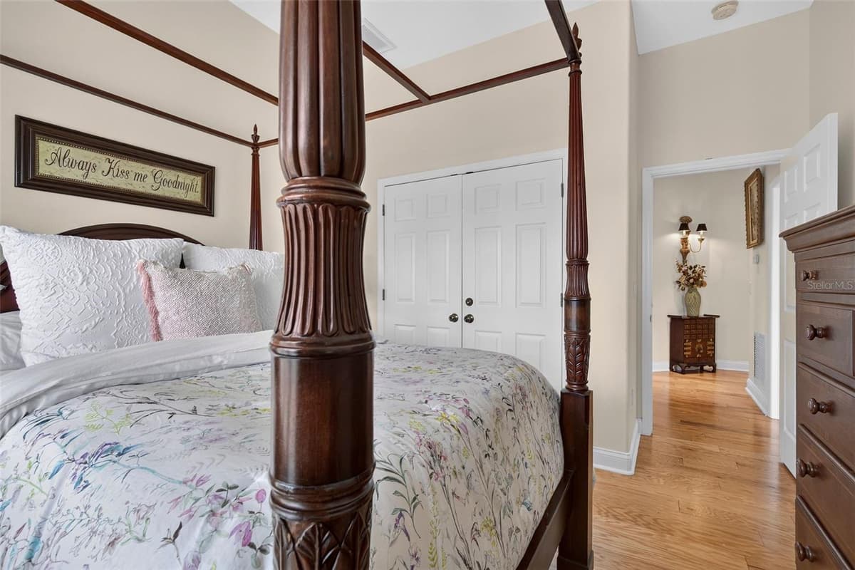 6926 MCCRAY DRIVE — photo 34 of 85