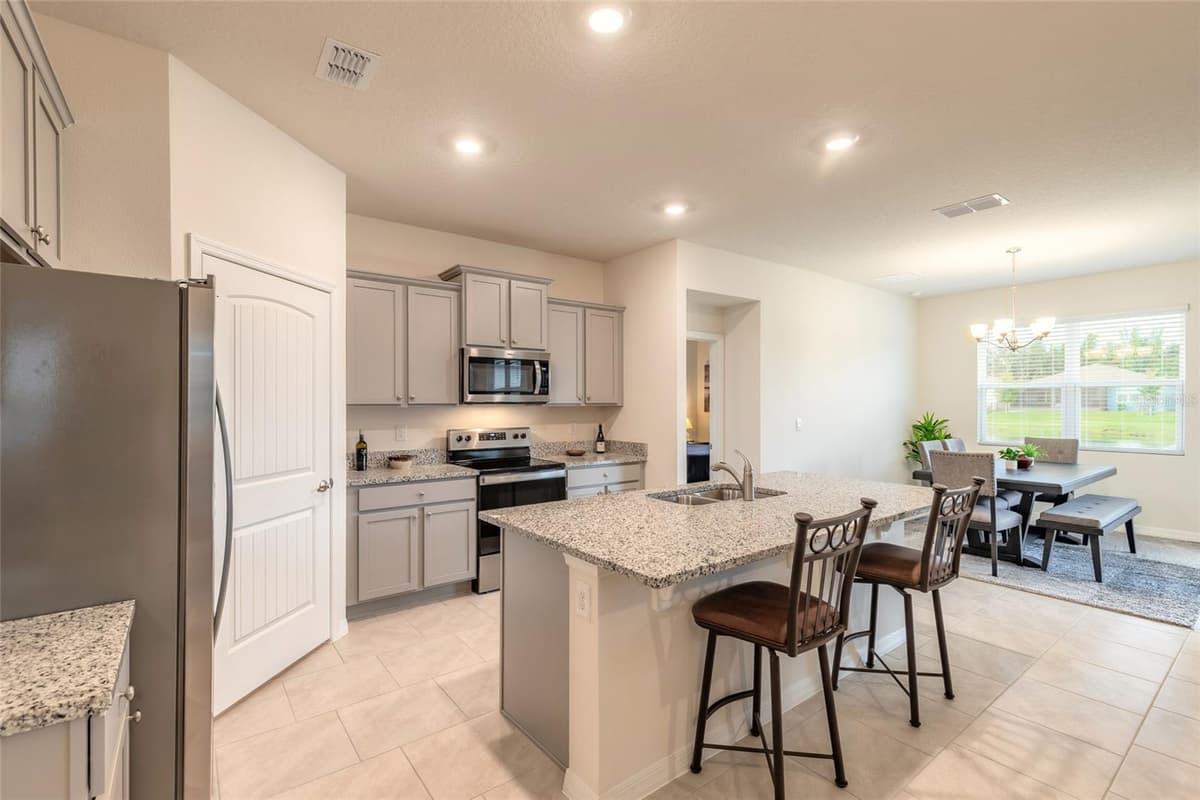1413 SYLES DRIVE — photo 4 of 40