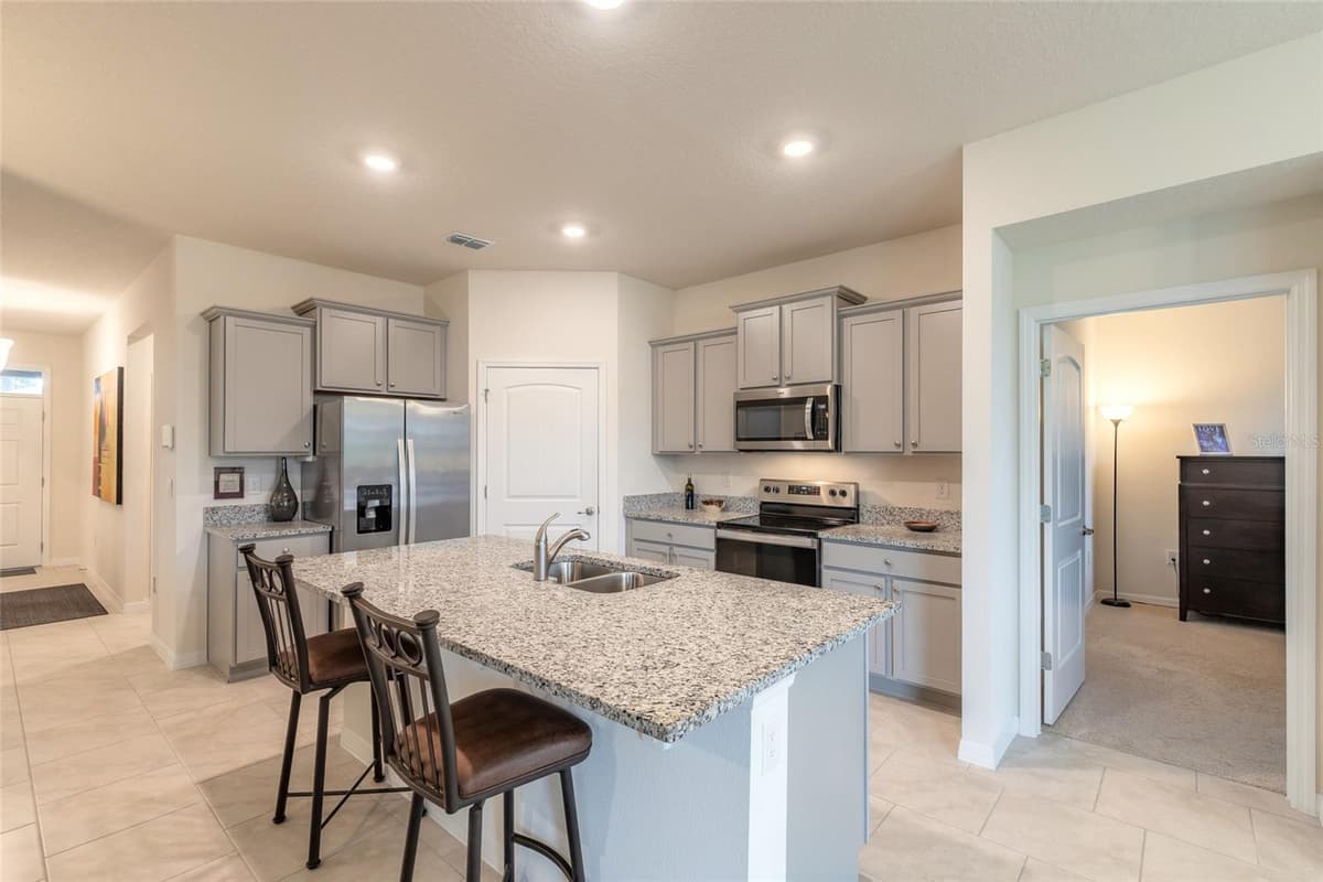 1413 SYLES DRIVE — photo 2 of 40
