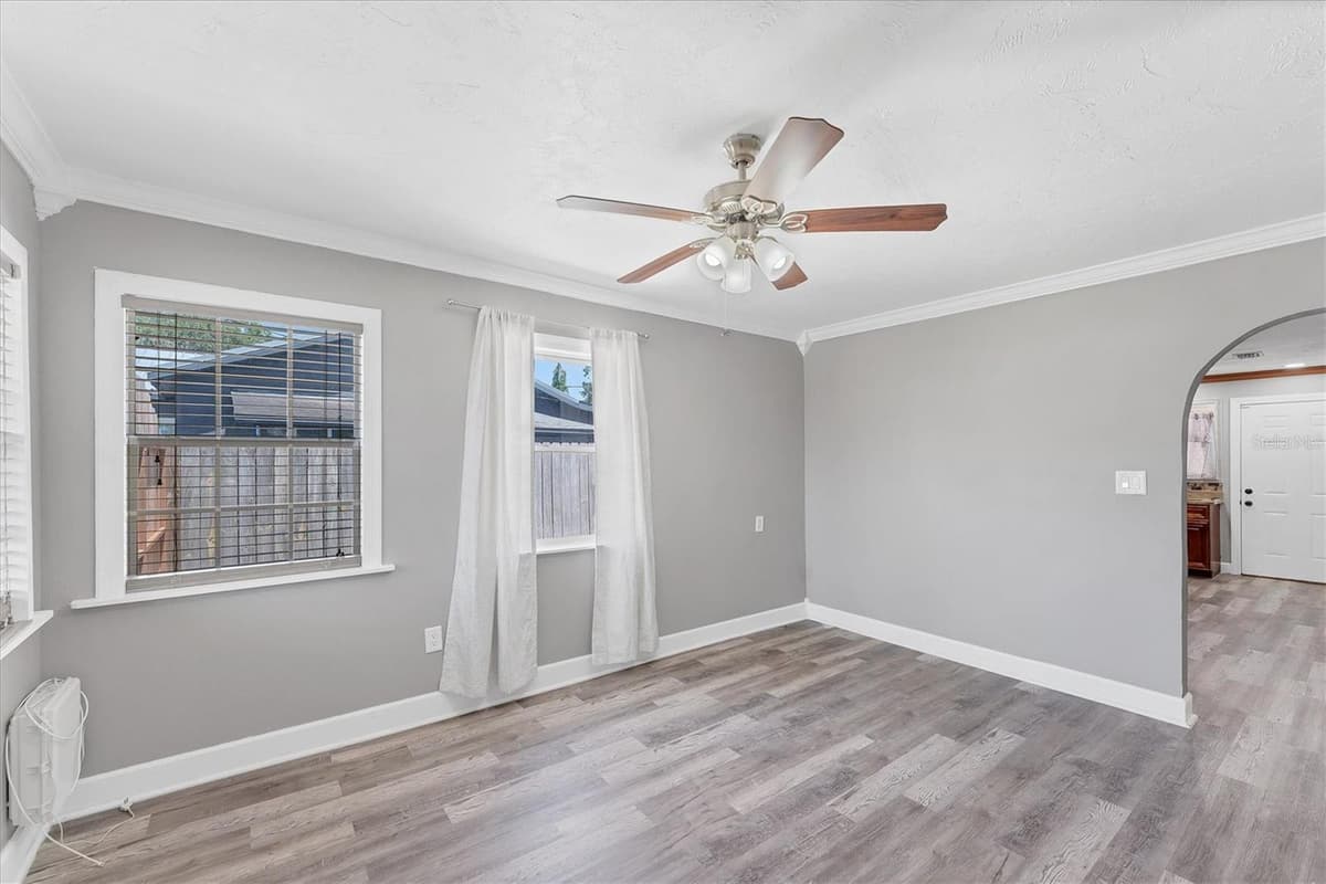 513 25TH AVENUE — photo 7 of 25