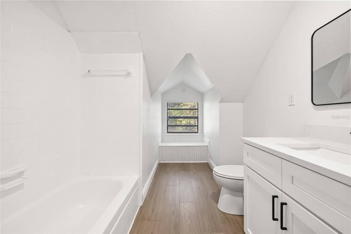 8057 SHAW ROAD — photo 19 of 41