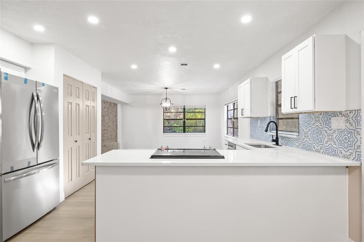 8057 SHAW ROAD — photo 3 of 41