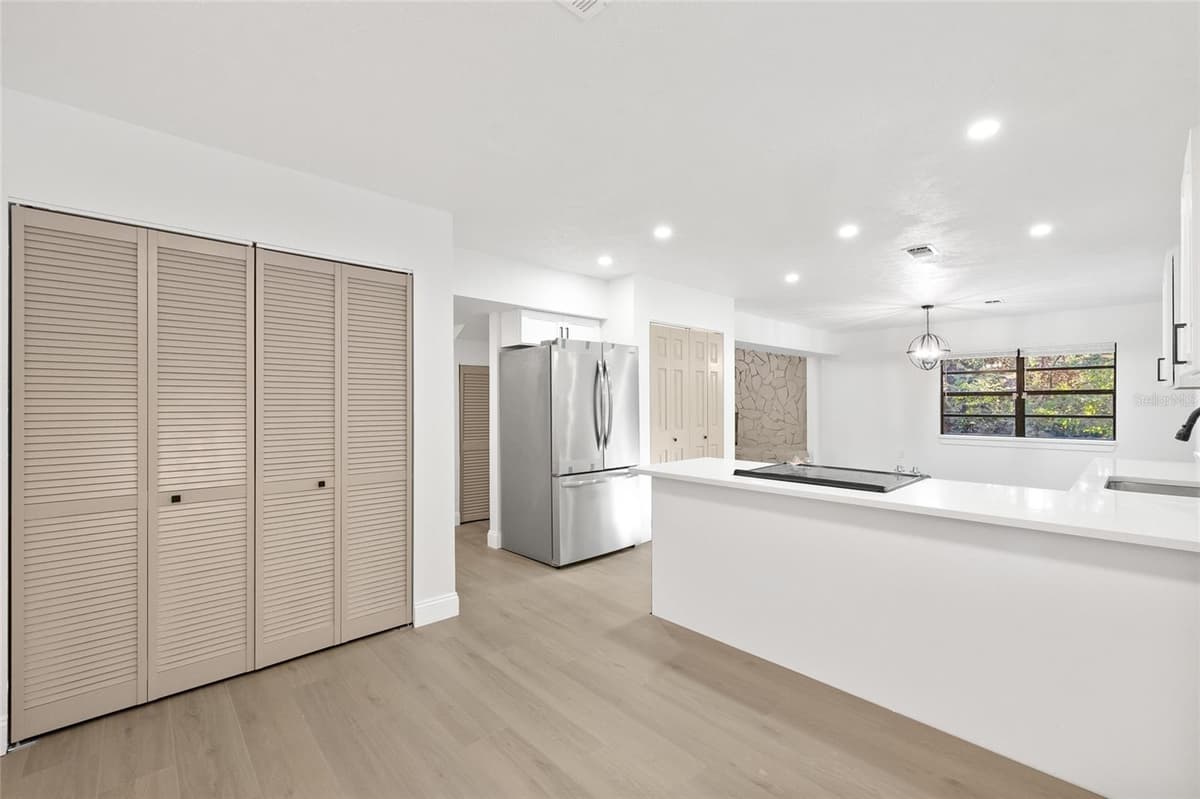 8057 SHAW ROAD — photo 9 of 41