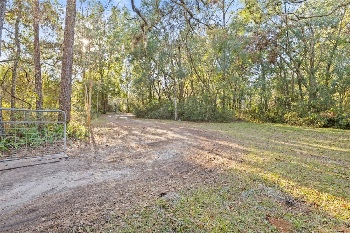 8057 SHAW ROAD — photo 31 of 41