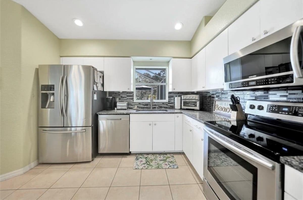 4040 CRANBERRY BOULEVARD — photo 15 of 43