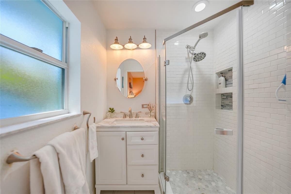 4040 CRANBERRY BOULEVARD — photo 19 of 43