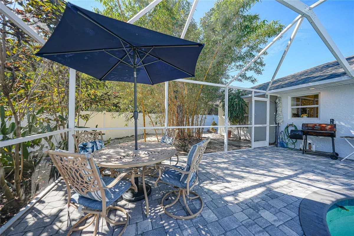 4040 CRANBERRY BOULEVARD — photo 34 of 43